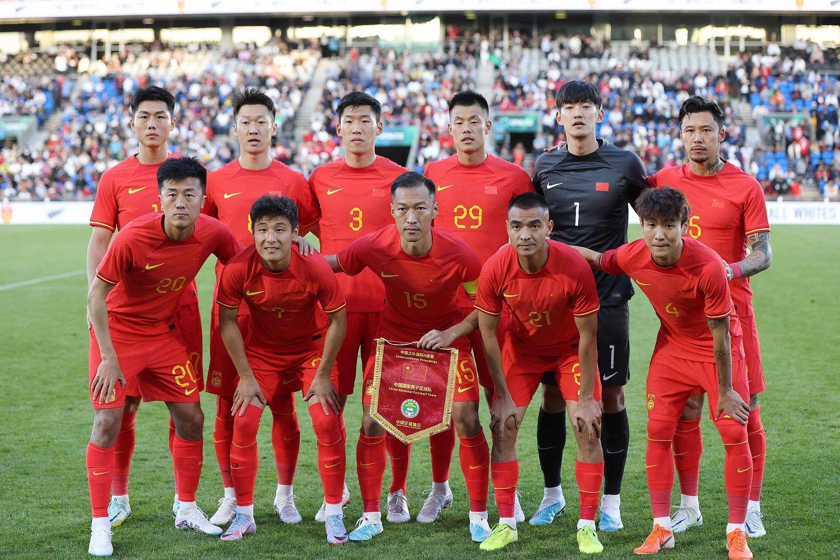 关于国足绝杀逆袭，亚洲冠军连败，出线悬念再起的信息